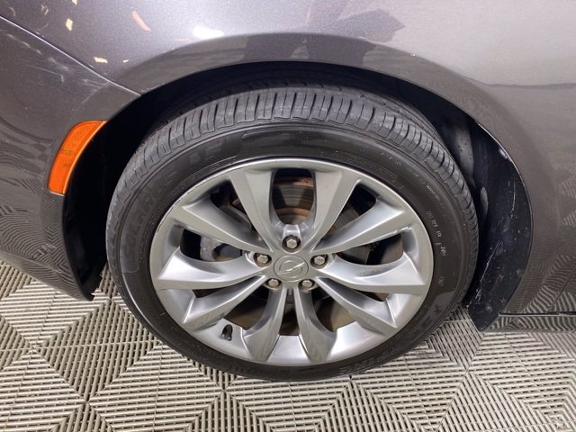 Pre-Owned 2015 Chrysler 200