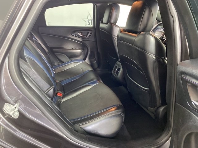 Pre-Owned 2015 Chrysler 200