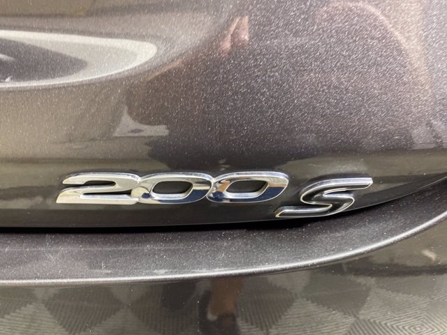 Pre-Owned 2015 Chrysler 200
