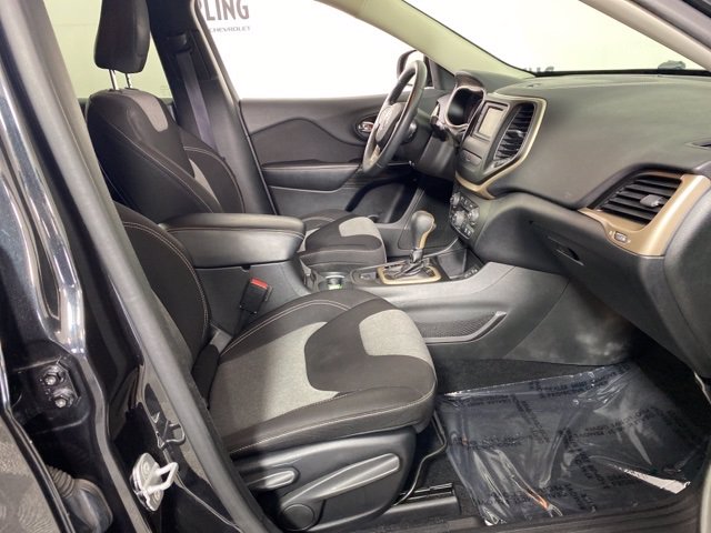 Pre-Owned 2014 Jeep Cherokee