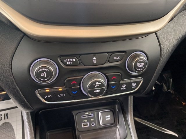 Pre-Owned 2014 Jeep Cherokee