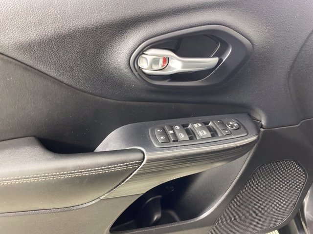 Pre-Owned 2016 Jeep Cherokee