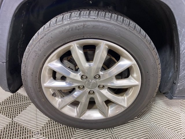 Pre-Owned 2016 Jeep Cherokee