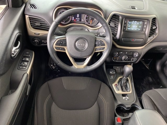 Pre-Owned 2017 Jeep Cherokee