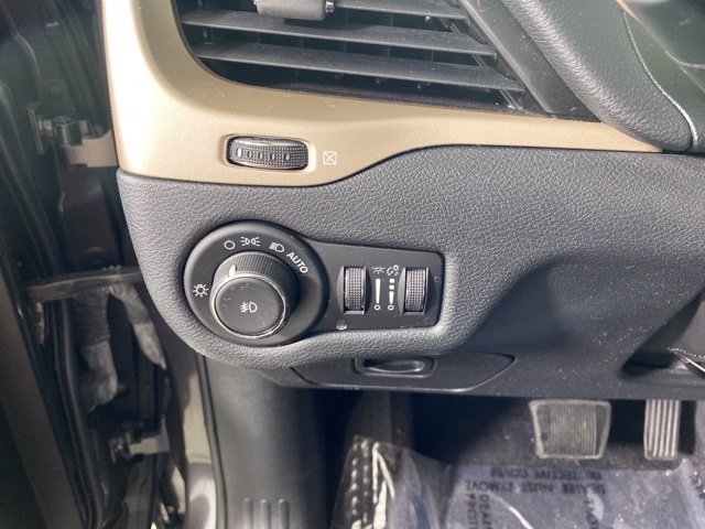 Pre-Owned 2017 Jeep Cherokee