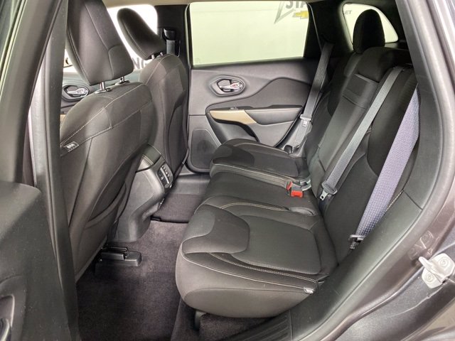 Pre-Owned 2017 Jeep Cherokee
