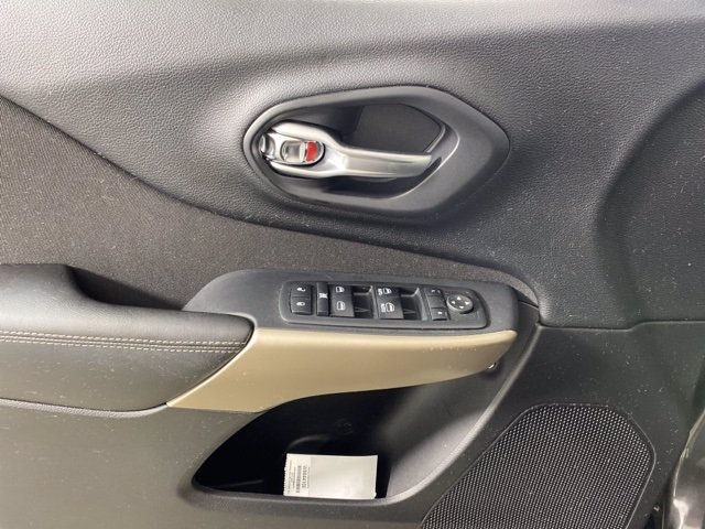 Pre-Owned 2017 Jeep Cherokee
