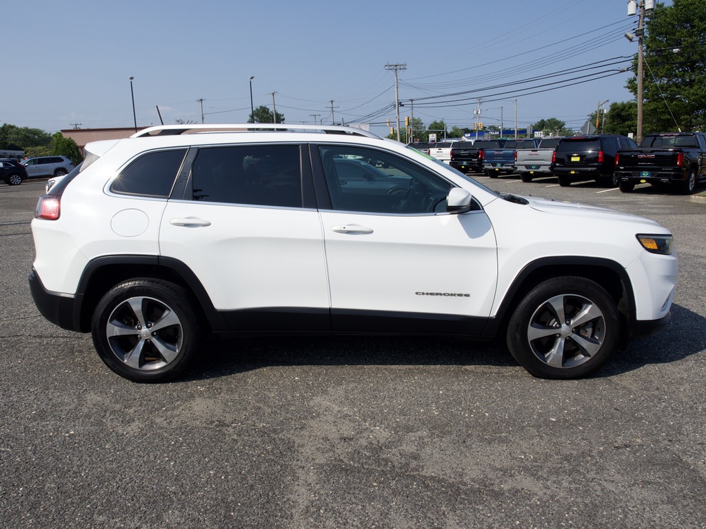 Used 2019 White Jeep Limited 4x4 image 5
