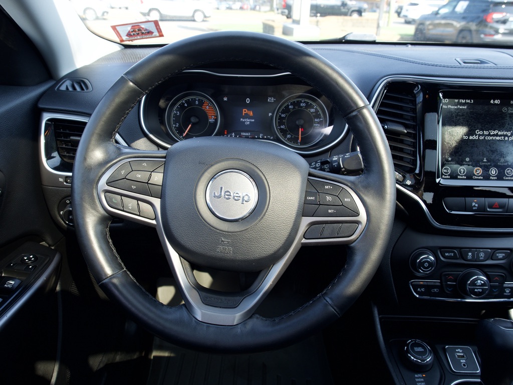 Used 2019 White Jeep Limited 4x4 image 22