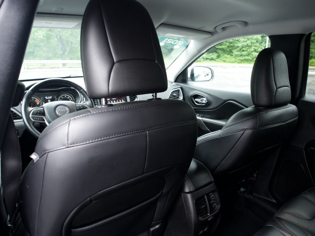 2021 Jeep Cherokee Latitude Lux - Photo 24