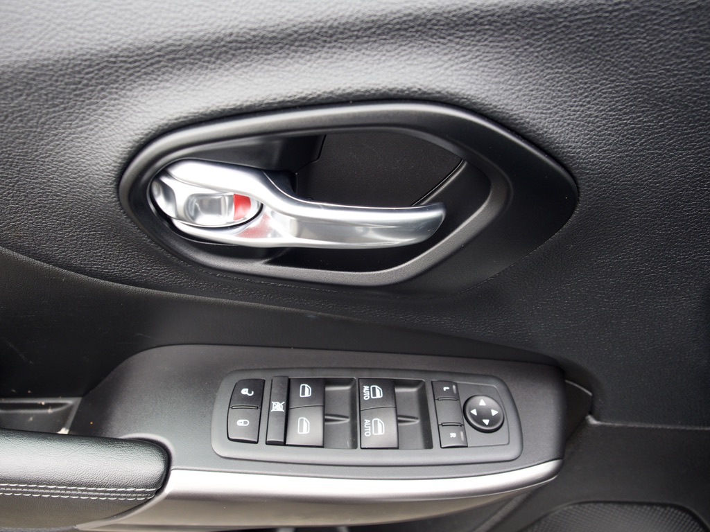 2021 Jeep Cherokee Latitude Lux - Photo 15