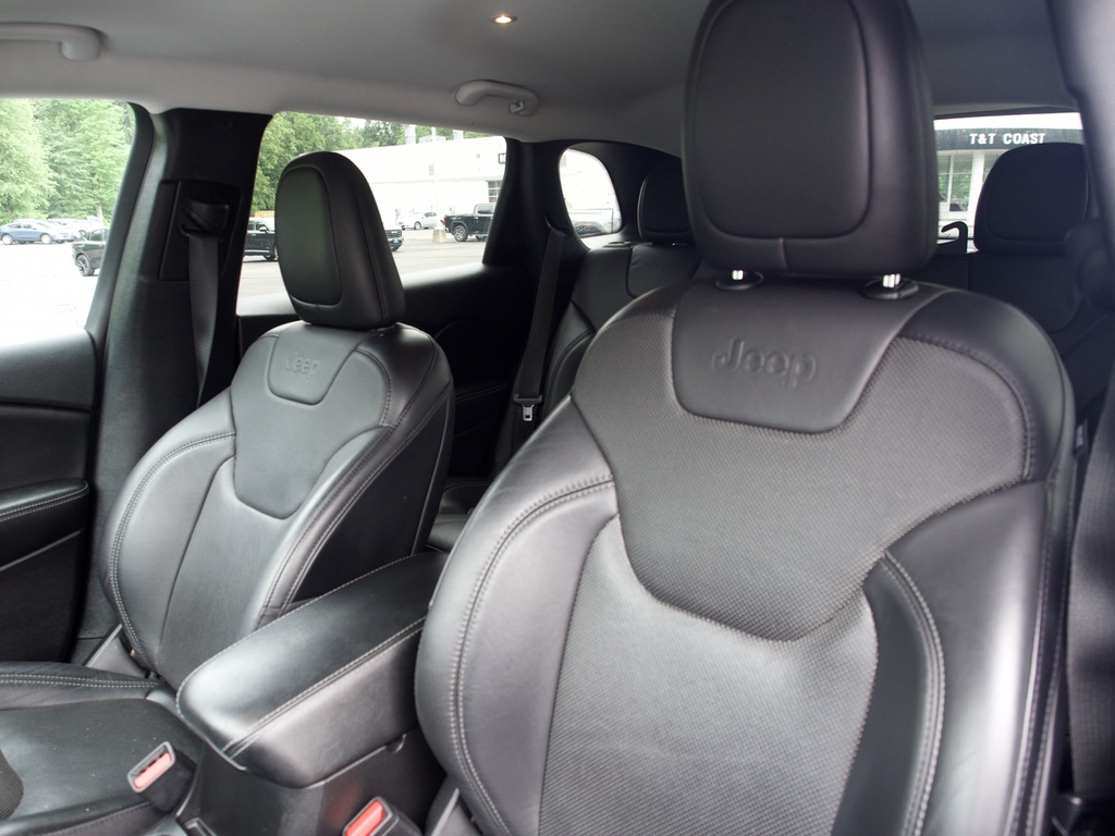 2021 Jeep Cherokee Latitude Lux - Photo 19