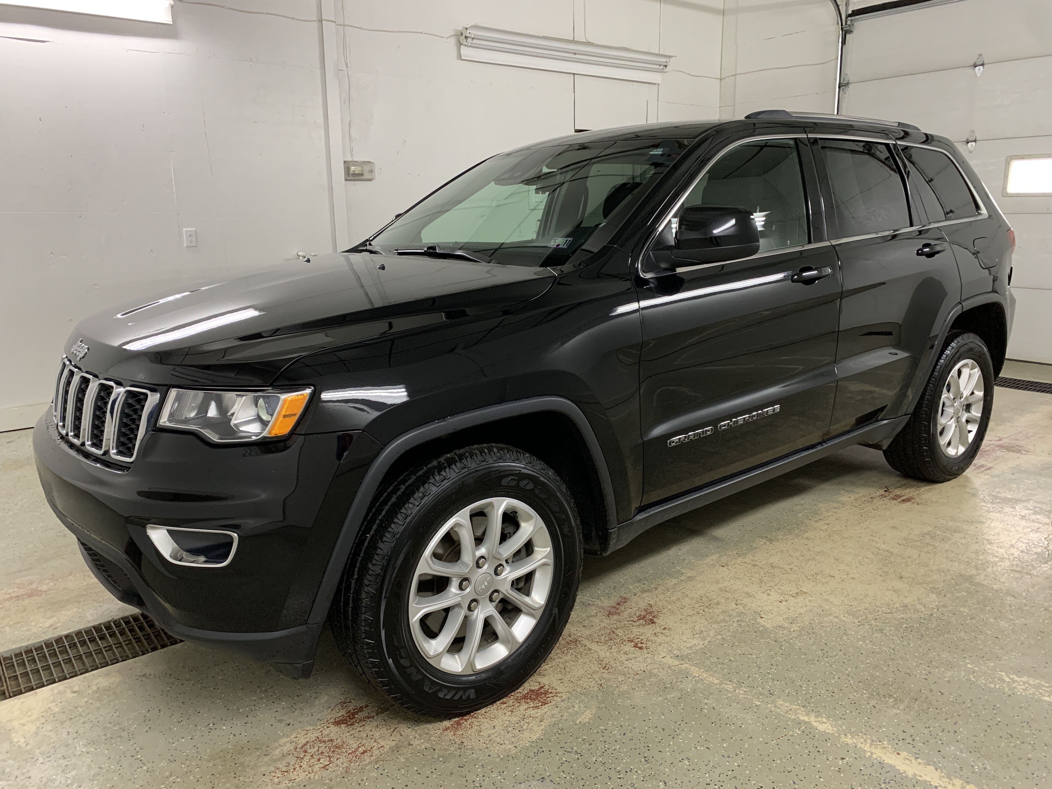 Used 2021 Jeep Grand Cherokee Laredo E with VIN 1C4RJFAG8MC812492 for sale in Warren, PA