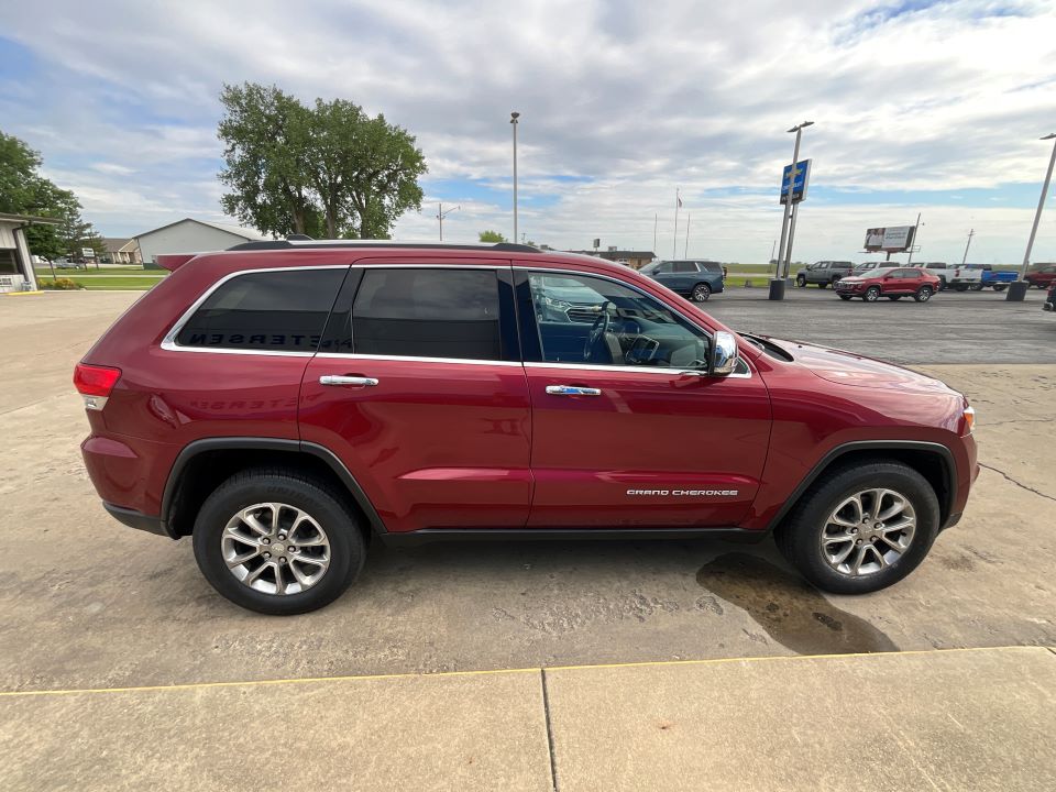 Used 2015 Jeep Grand Cherokee Limited with VIN 1C4RJFBG9FC150049 for sale in Fairbury, IL
