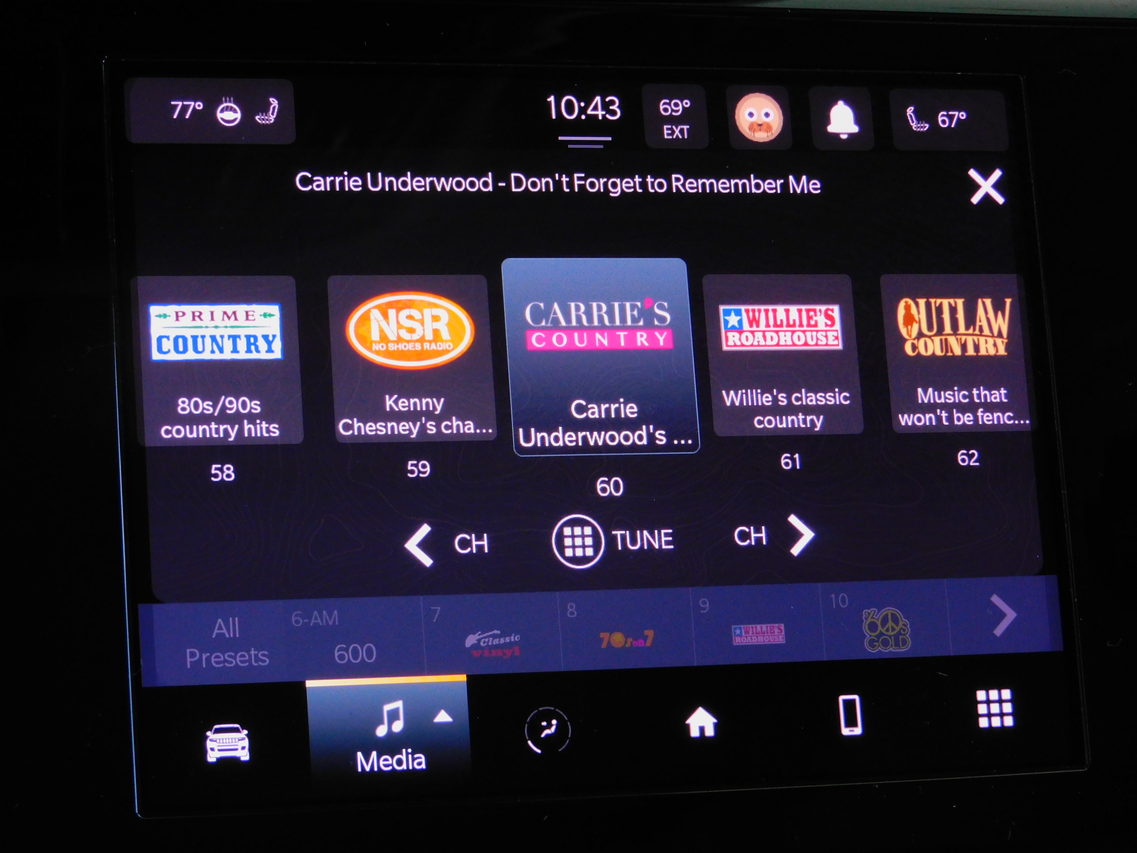 2023 Jeep Grand Cherokee Laredo Altitude photo 2