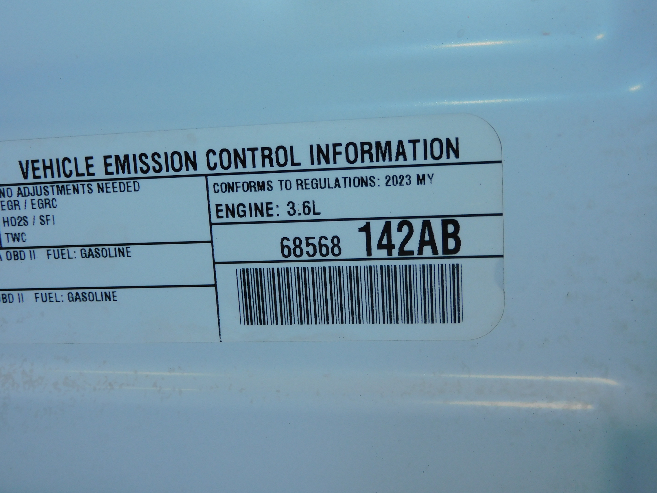 Used 2023 Bright White Clearcoat Jeep Laredo image 29