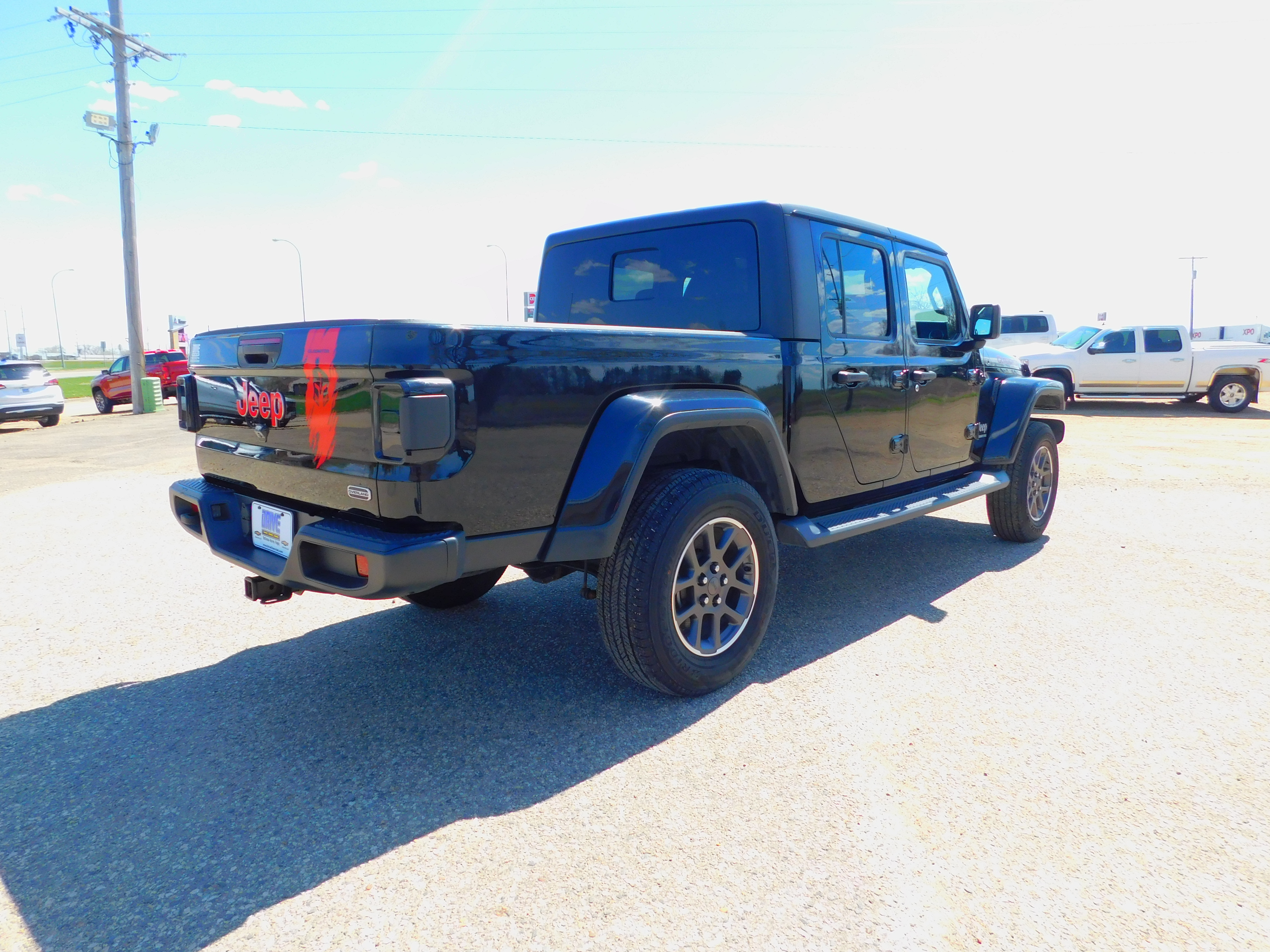 Used 2020 Jeep Gladiator Overland with VIN 1C6HJTFG2LL112136 for sale in Rugby, ND