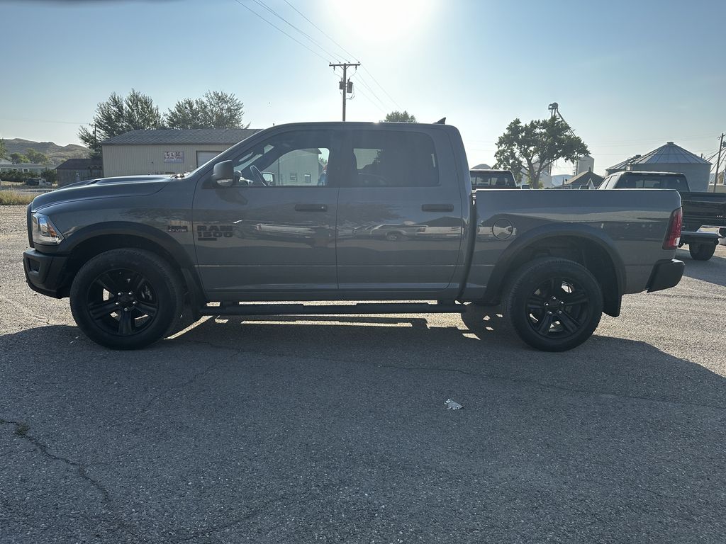 2022 Ram 1500 Classic SLT photo 4