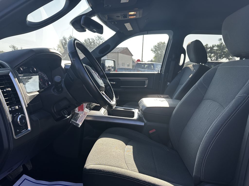 2022 Ram 1500 Classic SLT photo 5