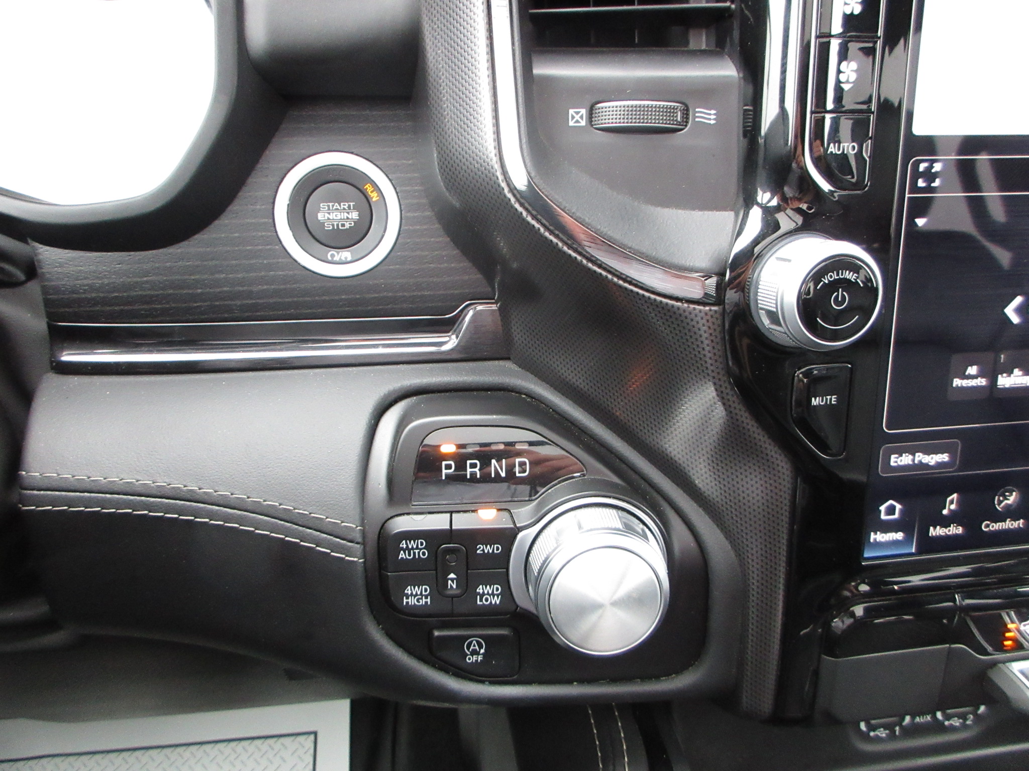 2024 RAM Ram 1500 Pickup Limited - Photo 13
