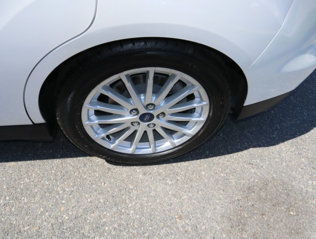 Used 2015 WHITE Ford SEL image 29