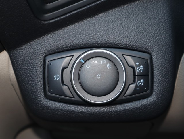 Used 2015 WHITE Ford SEL image 22