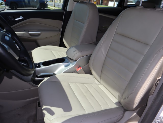 Used 2015 WHITE Ford SEL image 17