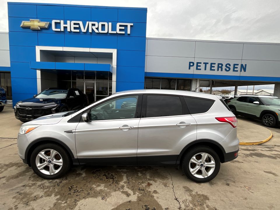 Used 2015 Ford Escape SE with VIN 1FMCU0G79FUC25244 for sale in Fairbury, IL