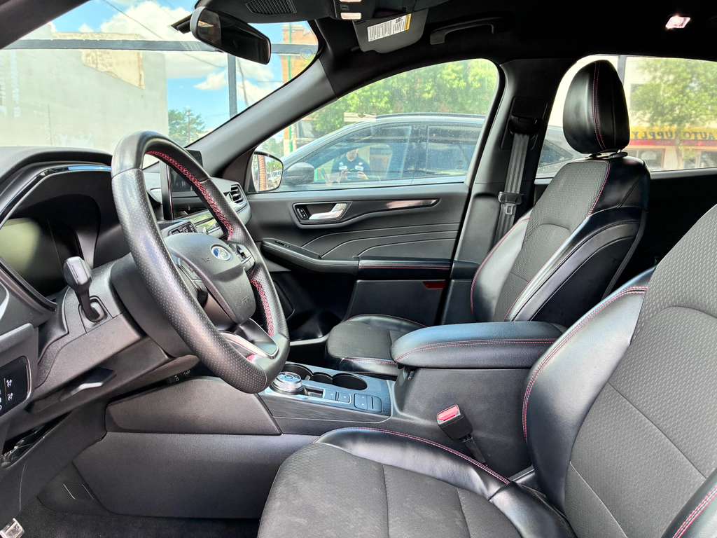 2024 Ford Escape ST-Line - Photo 11