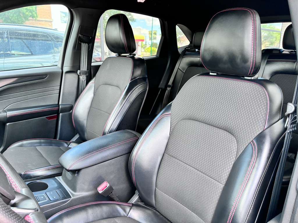 2024 Ford Escape ST-Line - Photo 12