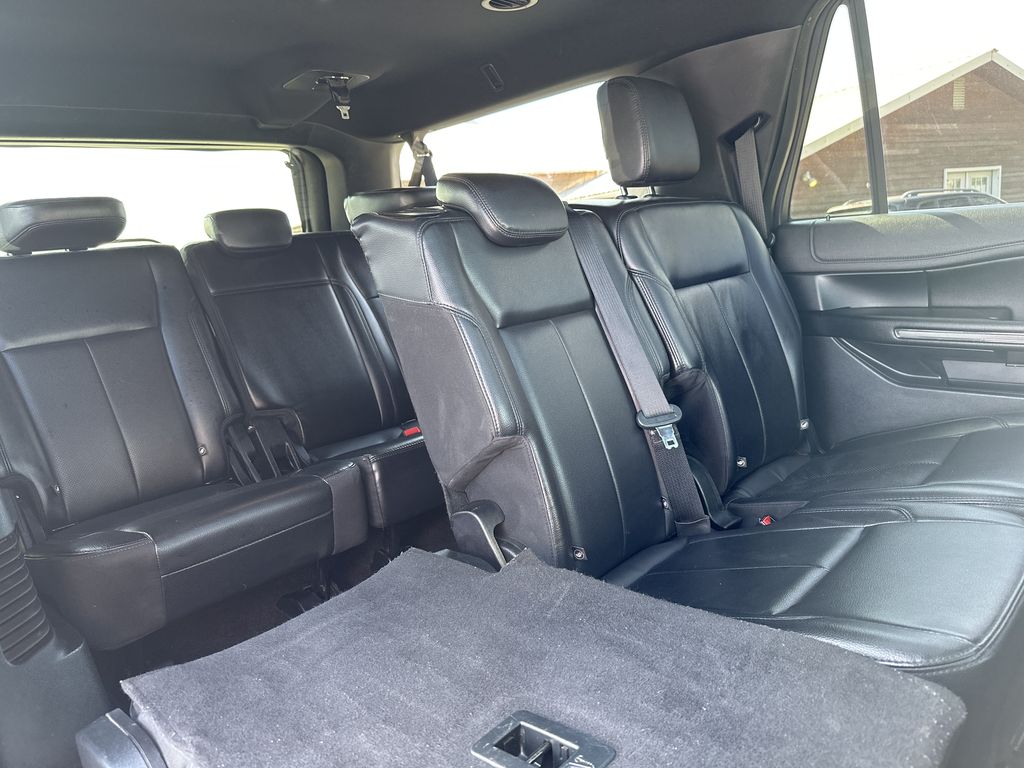 2020 Ford Expedition MAX XLT photo 21