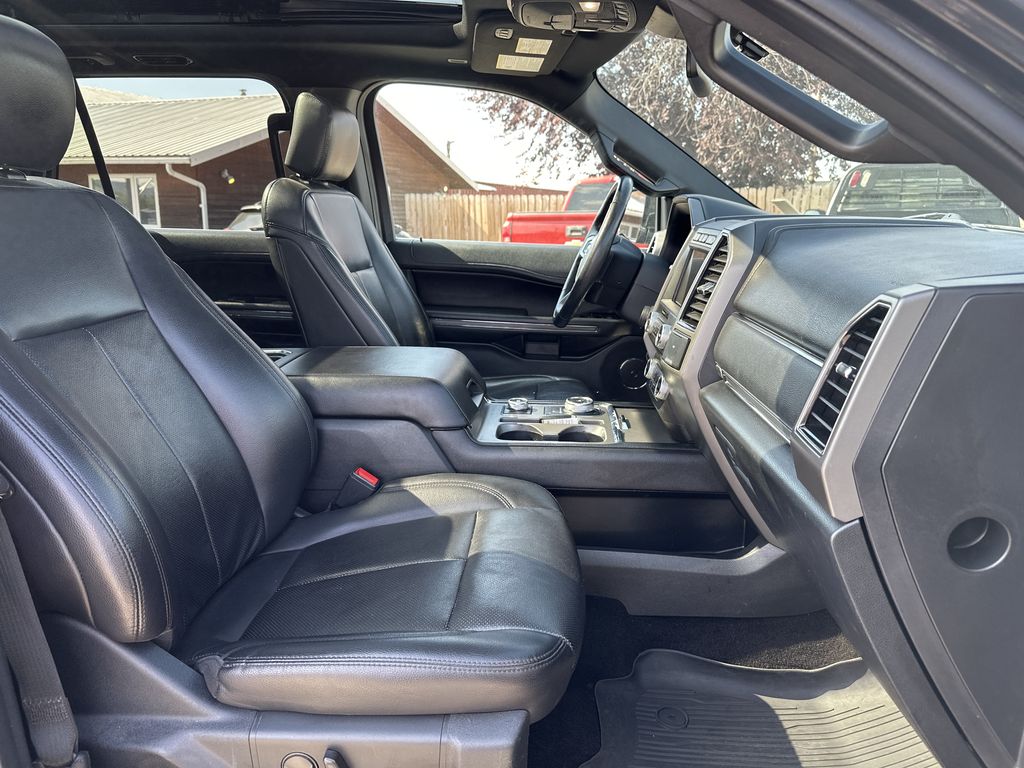 2020 Ford Expedition MAX XLT photo 22