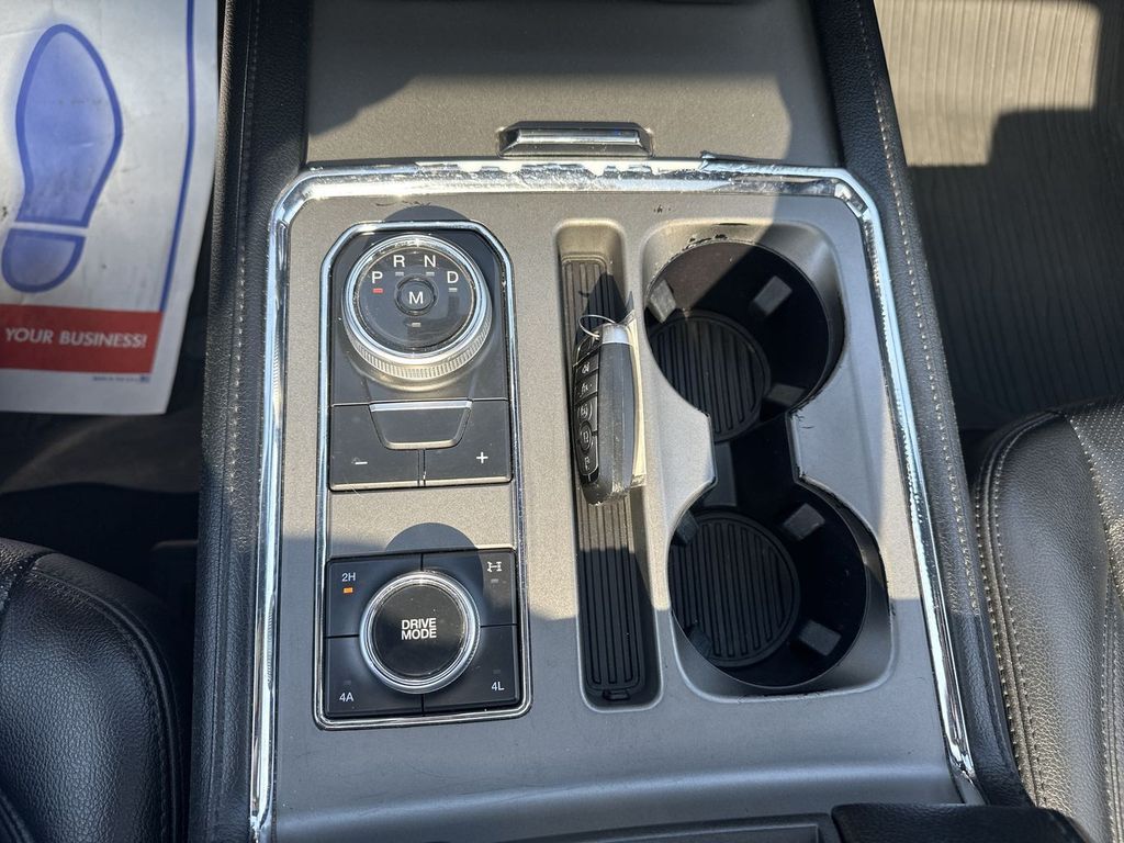 2020 Ford Expedition MAX XLT photo 11