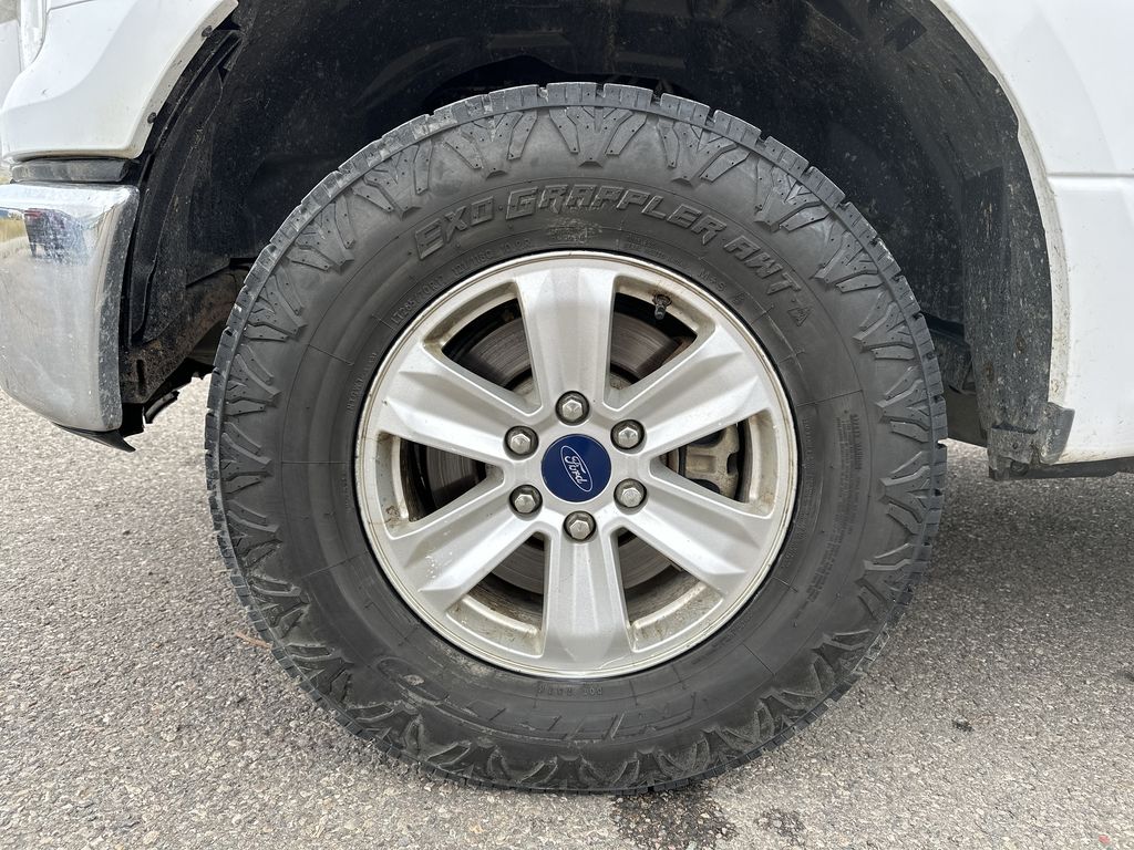 2016 Ford F-150 XLT photo 9