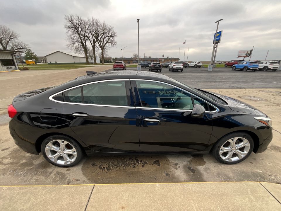 Used 2017 Chevrolet Cruze Premier with VIN 1G1BF5SM1H7231778 for sale in Fairbury, IL