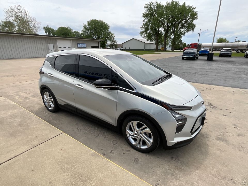 Used 2022 Chevrolet Bolt EV LT with VIN 1G1FW6S04N4106257 for sale in Fairbury, IL