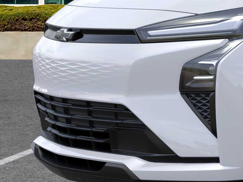 New 2027 Summit White Chevrolet LT image 38