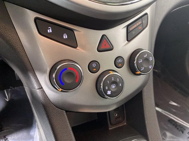 Pre-Owned 2017 Chevrolet Sonic LT
