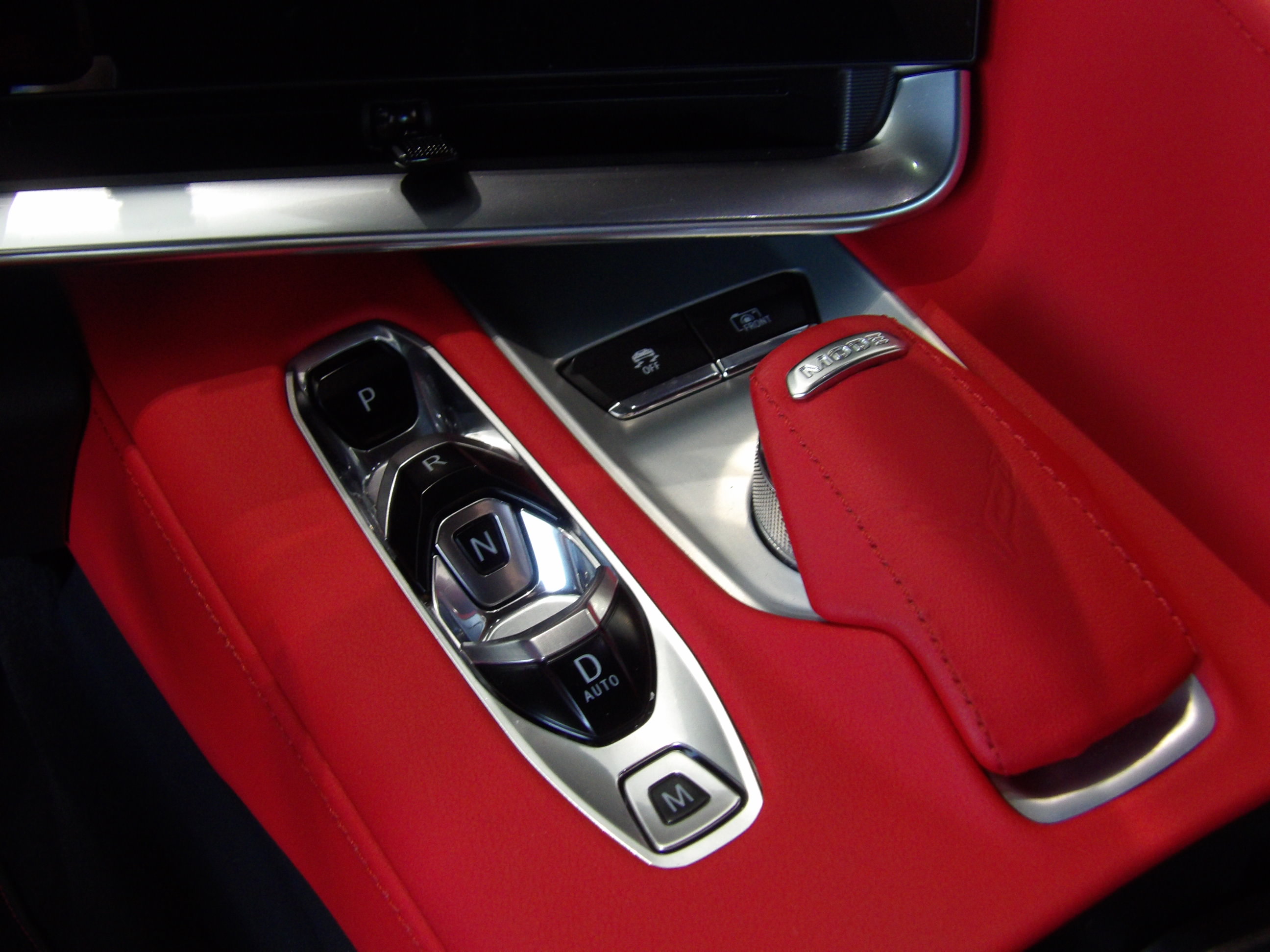 2025 Chevrolet Corvette Stingray 2LT photo 2