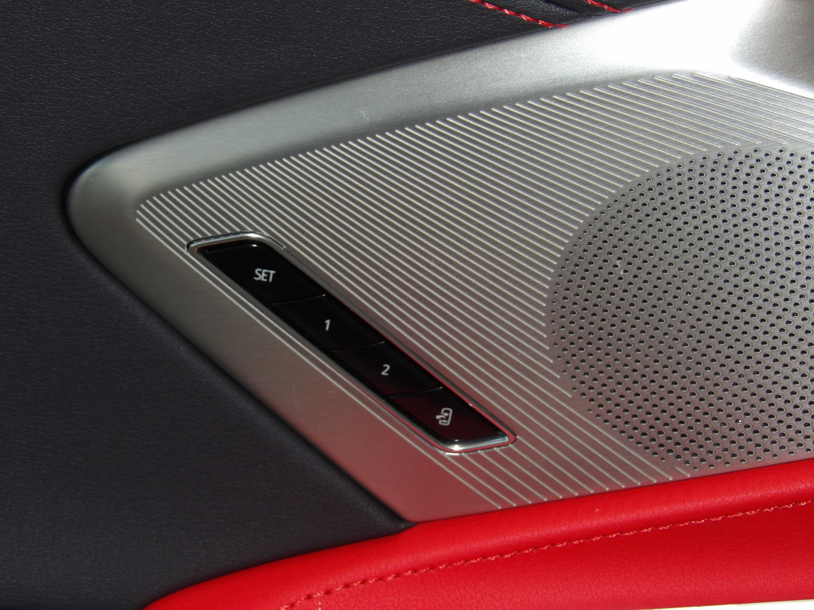 2025 Chevrolet Corvette Stingray 2LT photo 4