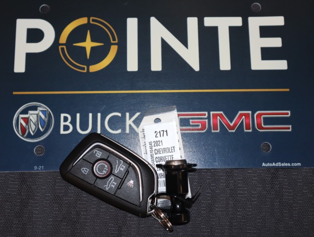 Used 2021 Arctic White Chevrolet 3LT image 33