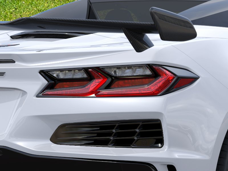 New 2027 Arctic White Chevrolet 2LZ image 31