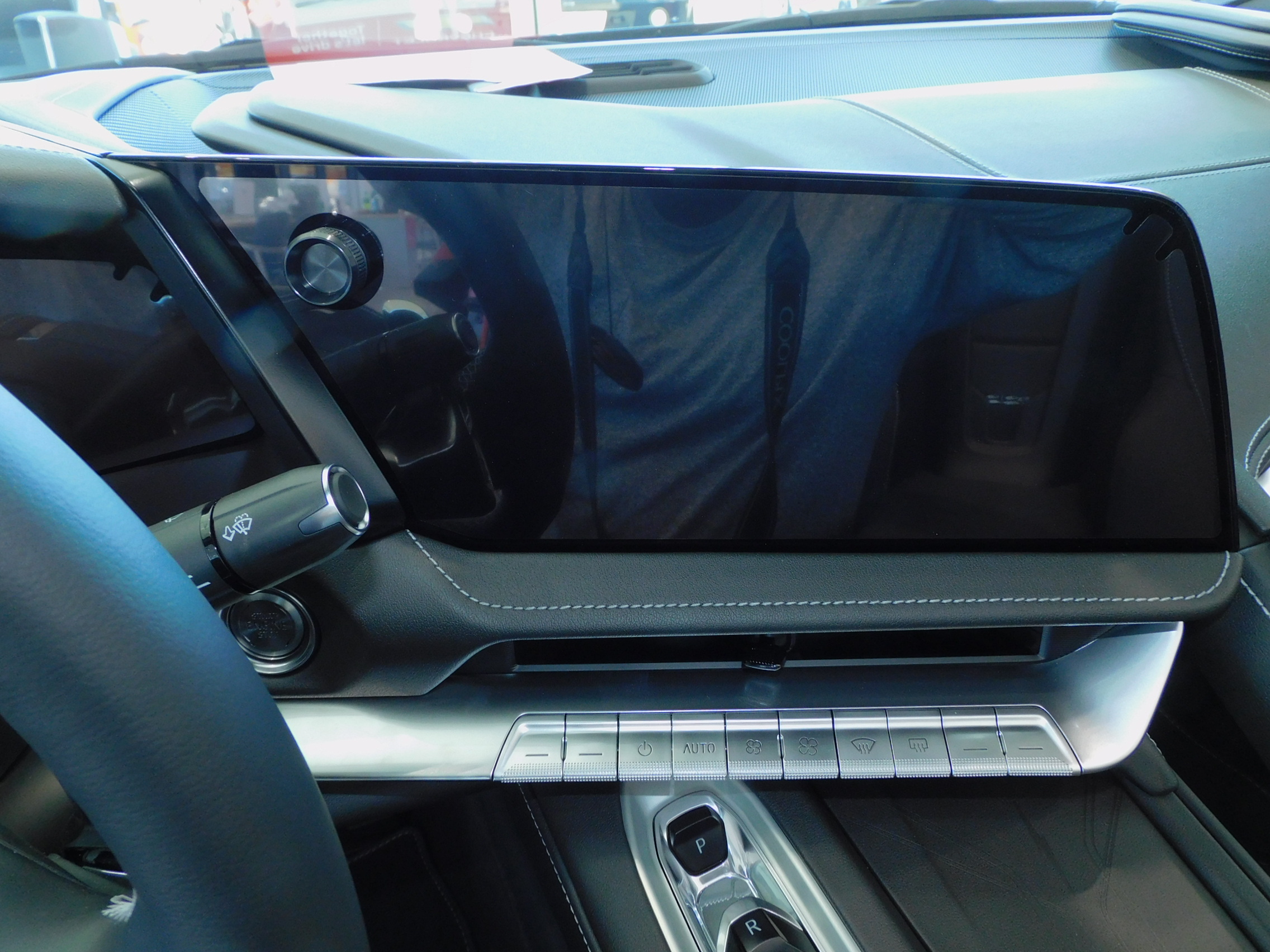 2026 Chevrolet Corvette E-Ray 2LZ photo 3