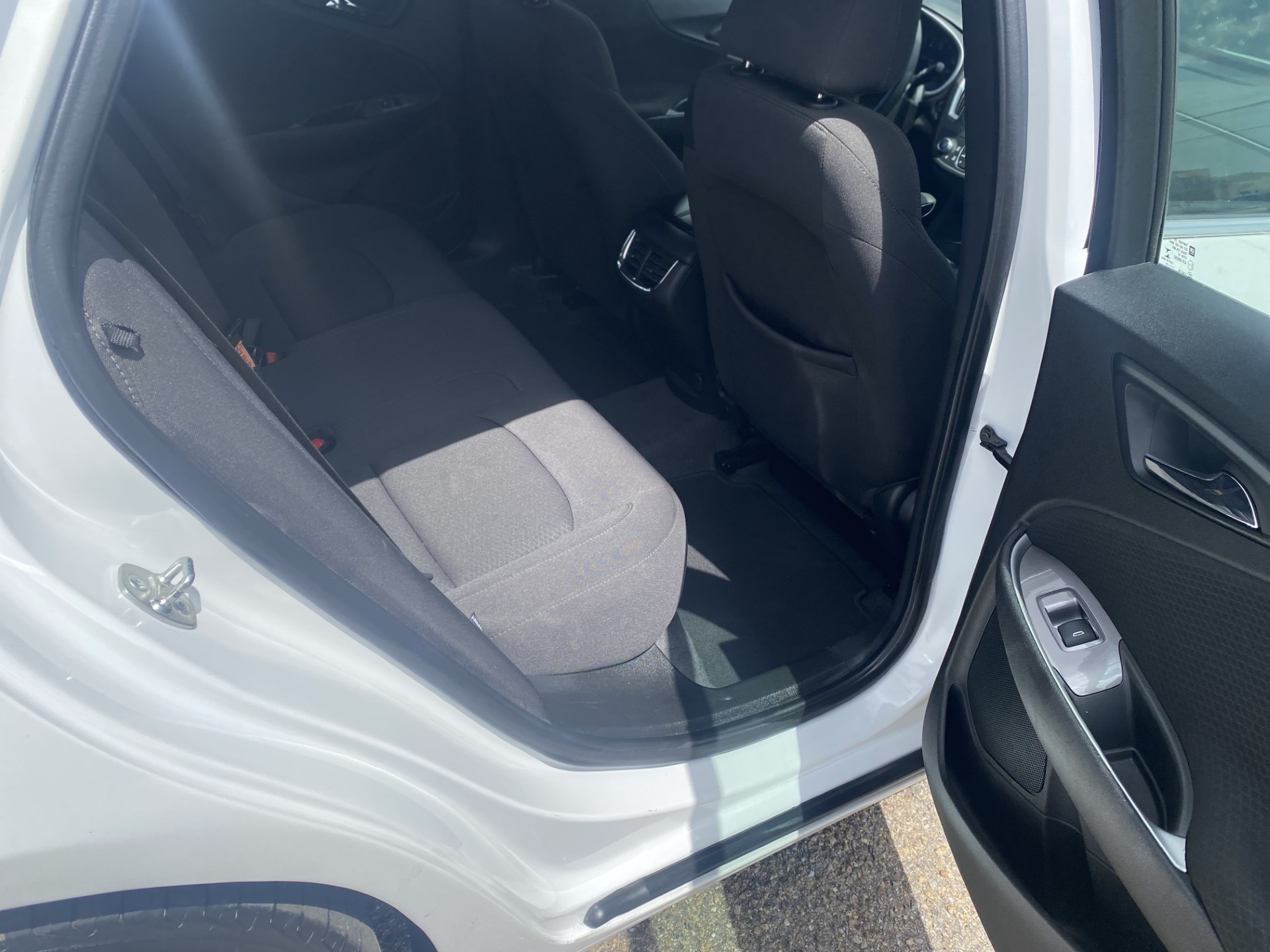 Used 2024 Summit White Chevrolet 1LT image 15