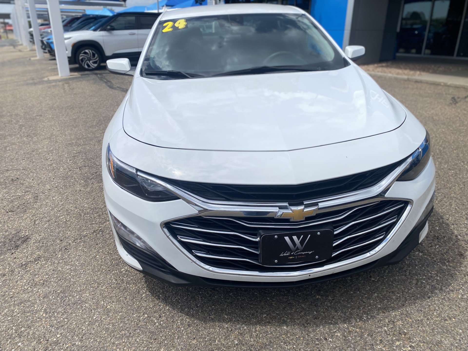 Used 2024 Summit White Chevrolet 1LT image 3