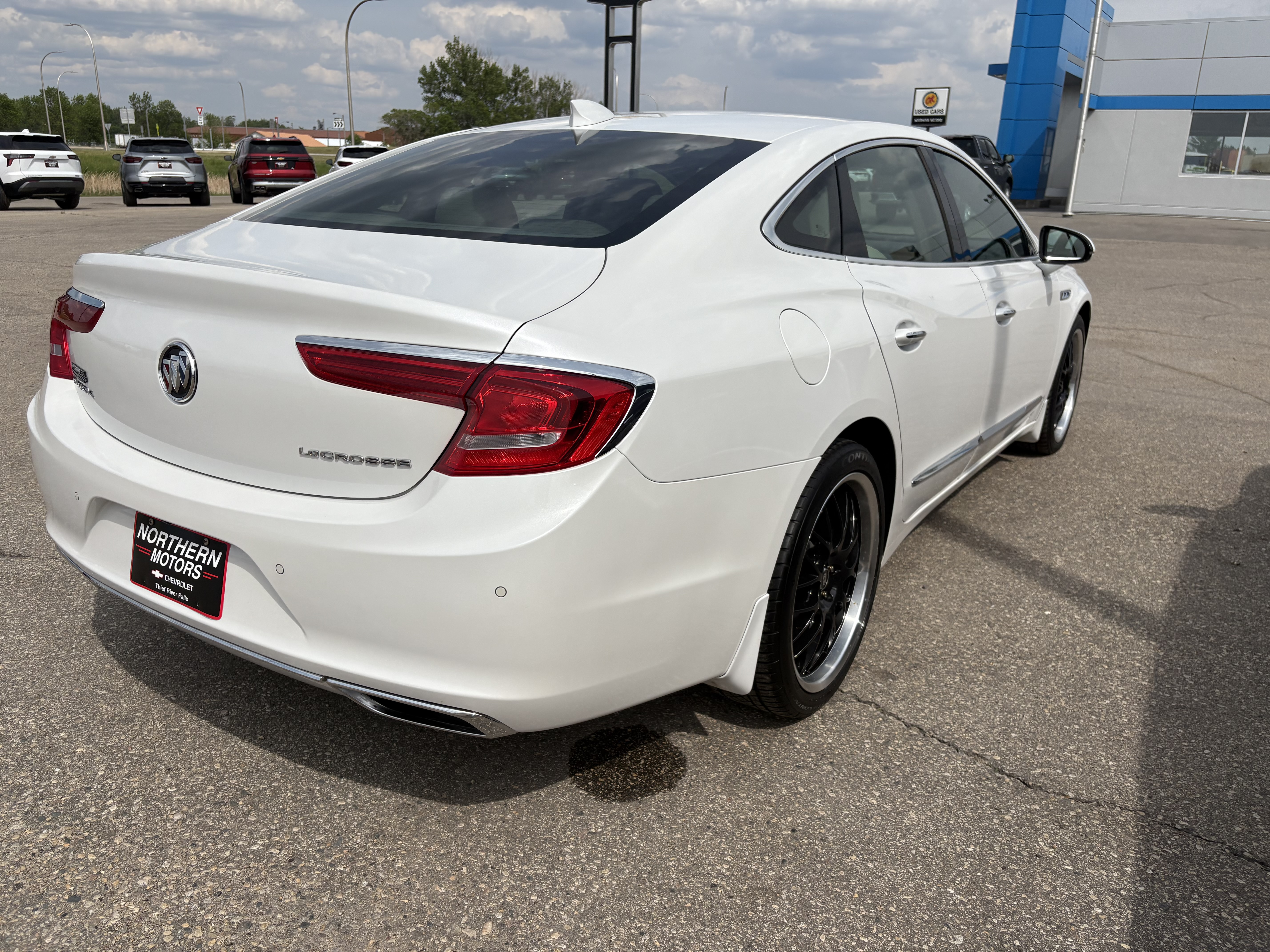 Used 2017 Buick LaCrosse Essence with VIN 1G4ZP5SS8HU138724 for sale in Thief River Falls, Minnesota