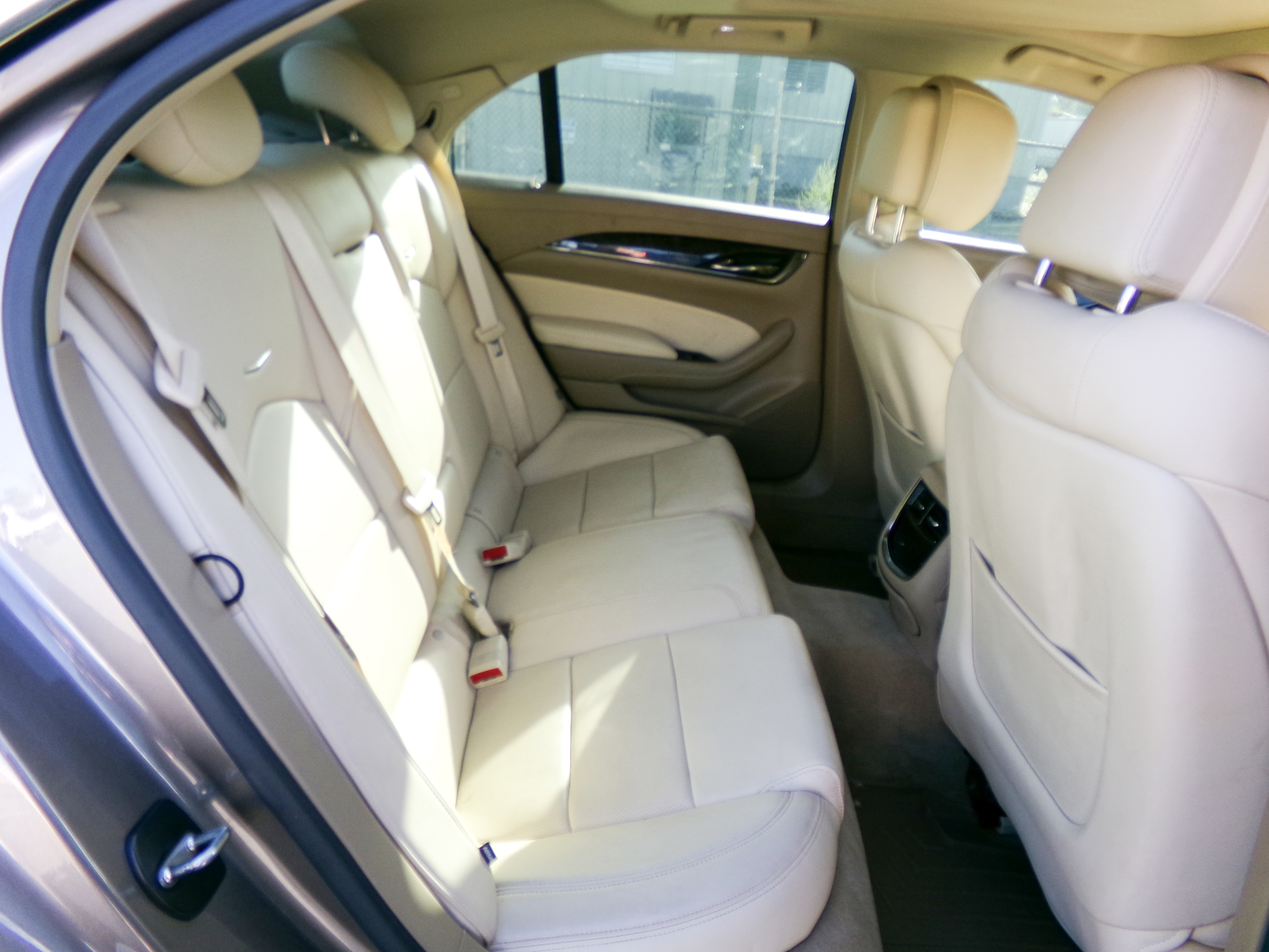Used 2014 MOCHA STEEL METALLIC Cadillac Luxury RWD image 13