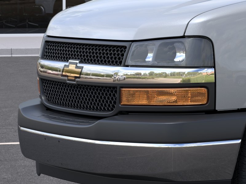 2026 Chevrolet Express Passenger LT - Photo 37