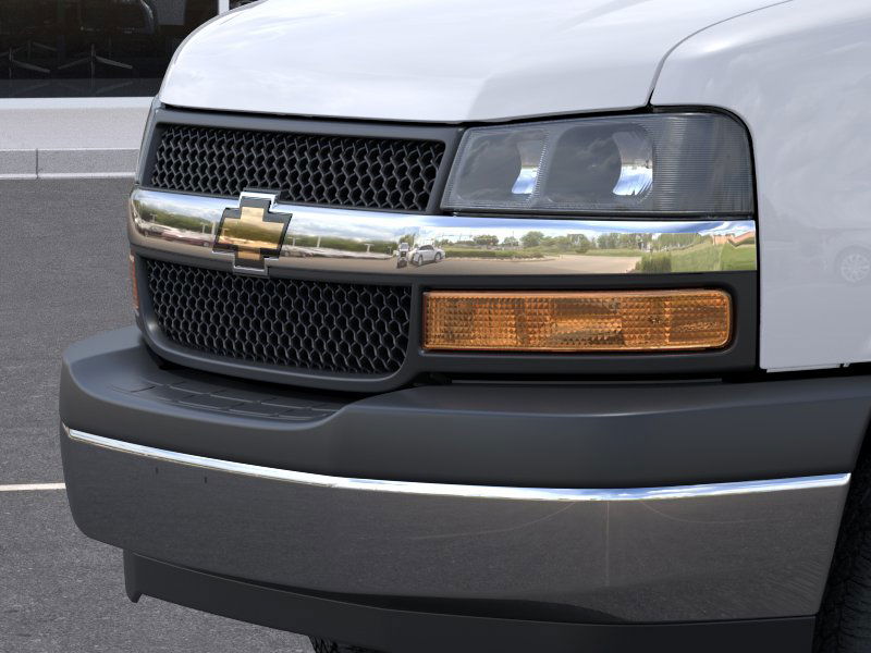 2025 Chevrolet Express Cutaway 3500 photo 9