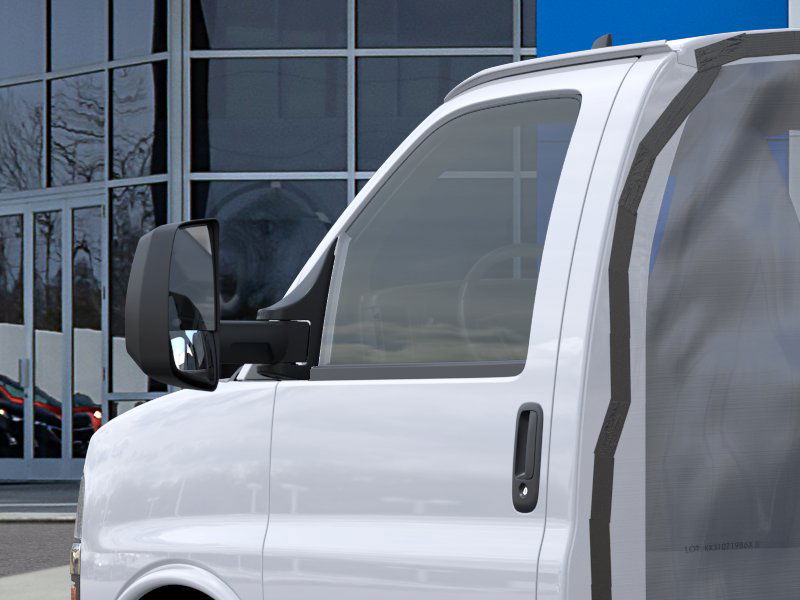 2025 Chevrolet Express Cutaway 3500 photo 3